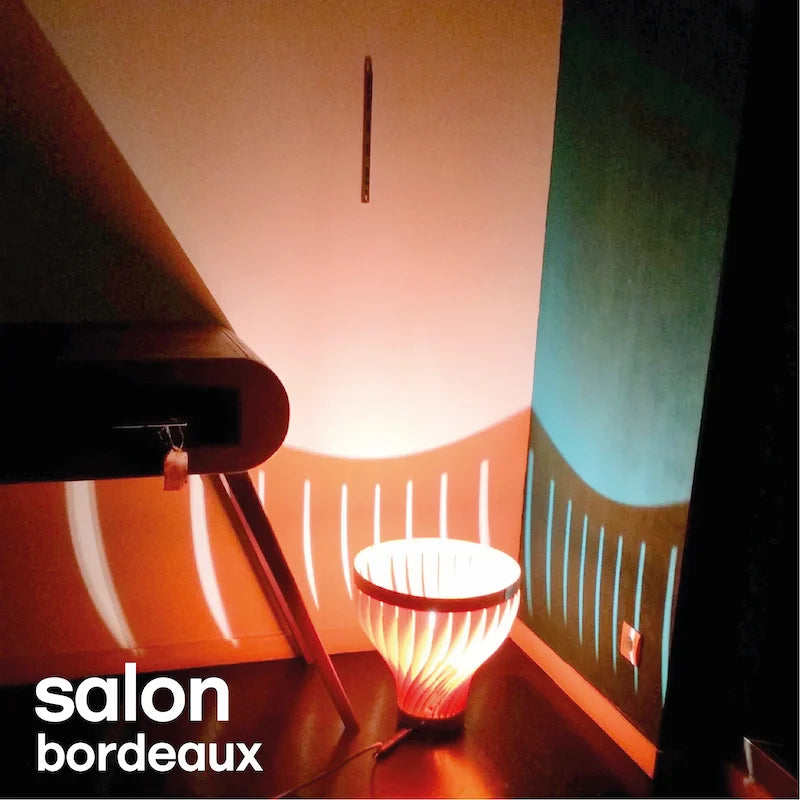 la lampe a poser en bois volupte est une lampe salon design et lampe a poser design