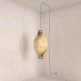 la sculpturale suspension avec prise bulm M. sur mesure